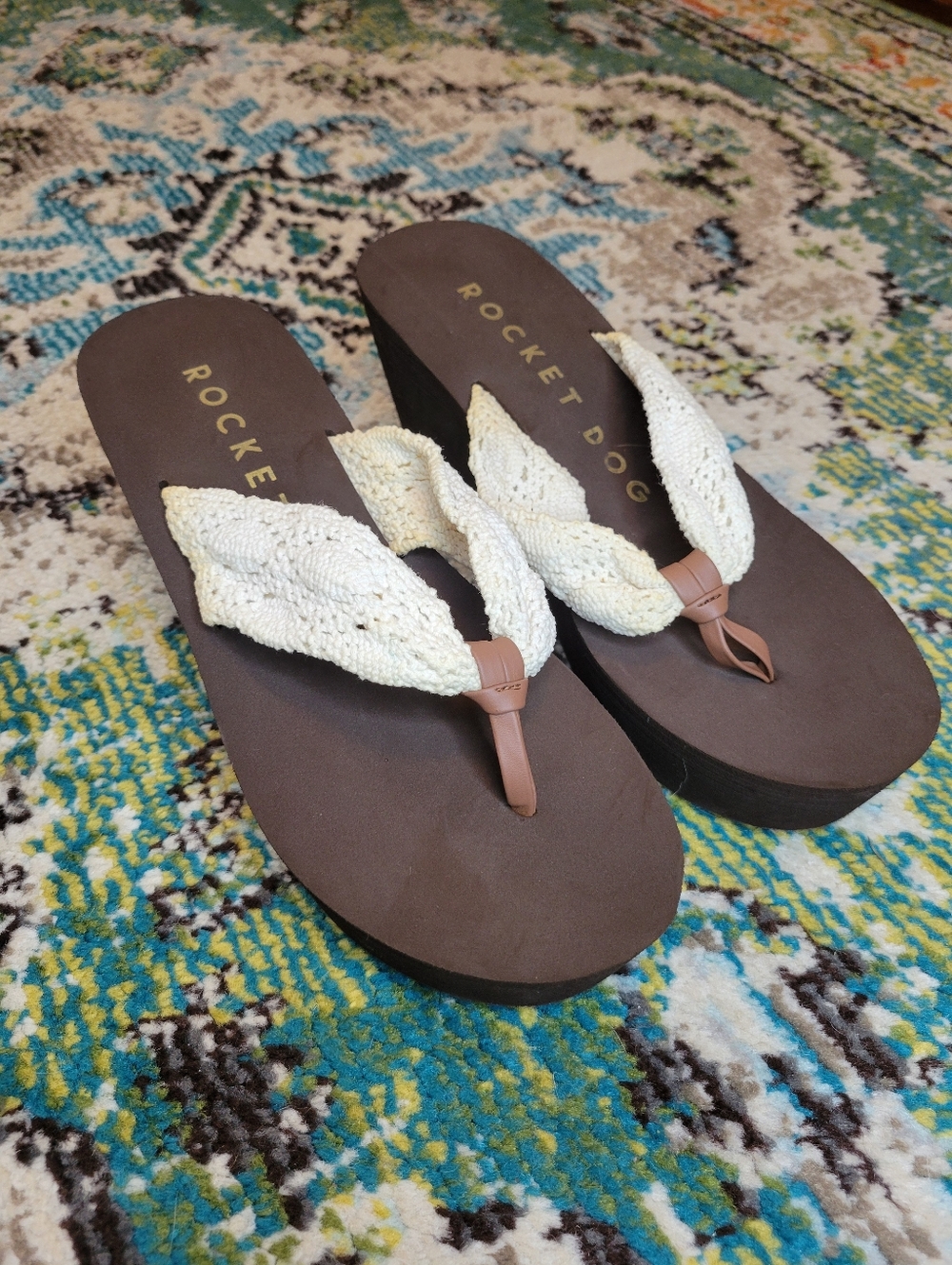 Rocket Dog Y2K Natural Crochet Brown Cream Wedge Flip Flops, Size Womens 8
